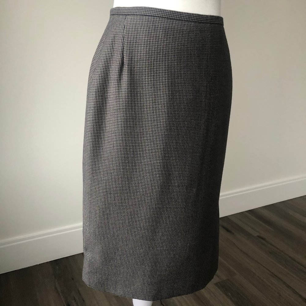 Austin Reed. Vintage. Tweed Pencil Skirt. US 4.